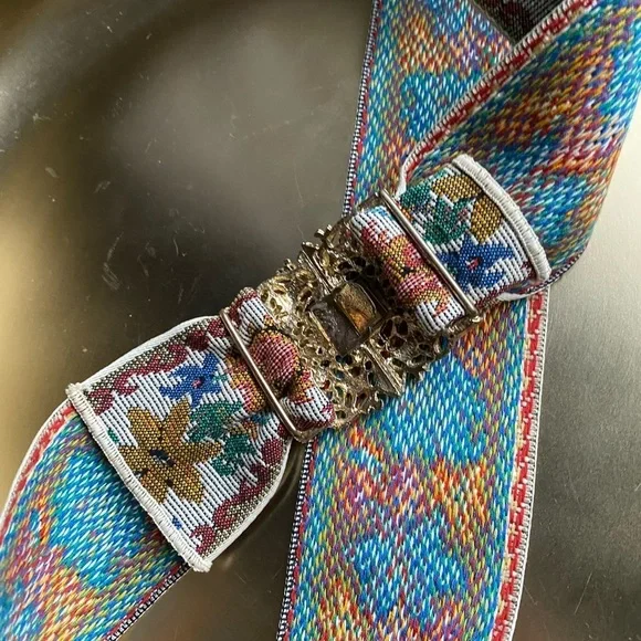 1980’S adjustable size fabric belt with stunning gold color buckle